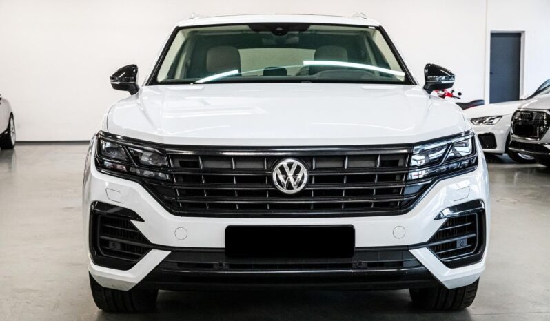 Volkswagen Touareg full