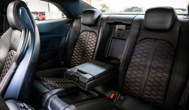 Audi RS5 Coupe full