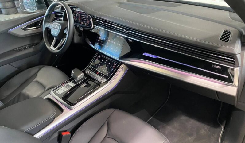 Audi Q7 full