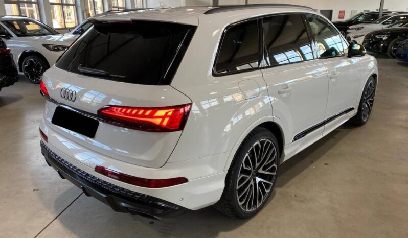 Audi Q7 full